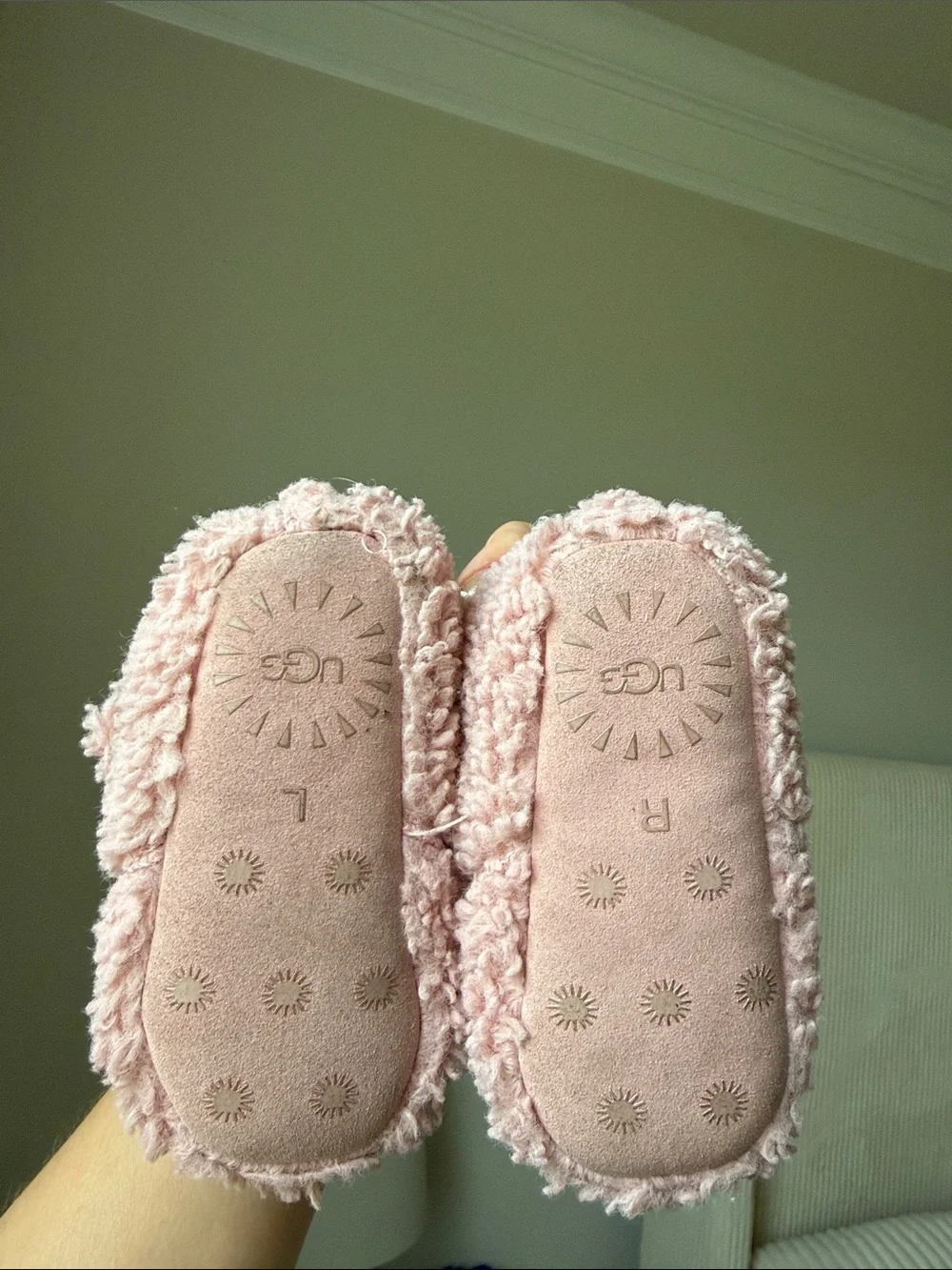 Pink uggs - Picture 2 of 2